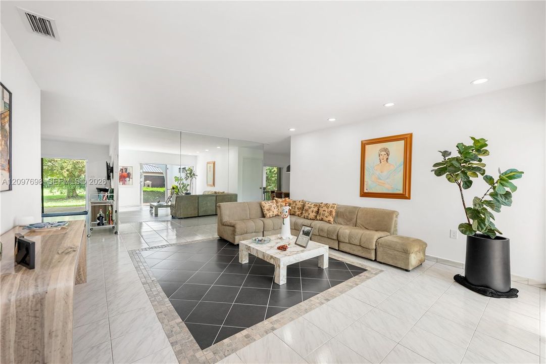 En Renta: $4,200 (3 camas, 2 baños, 2007 Pies cuadrados)