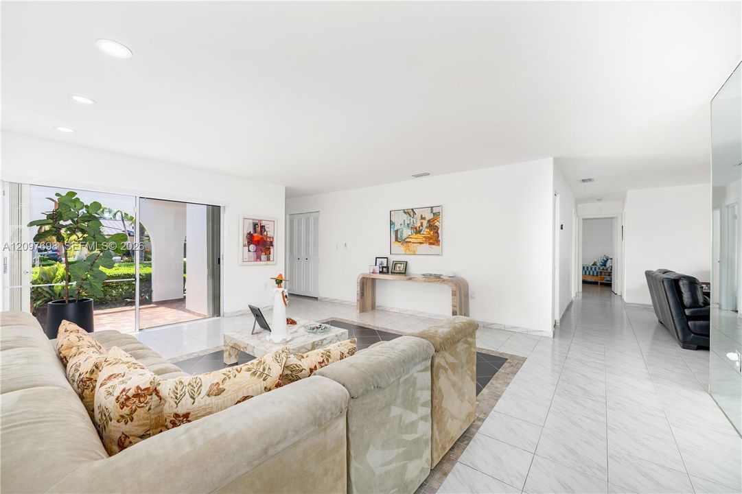 En Renta: $4,200 (3 camas, 2 baños, 2007 Pies cuadrados)