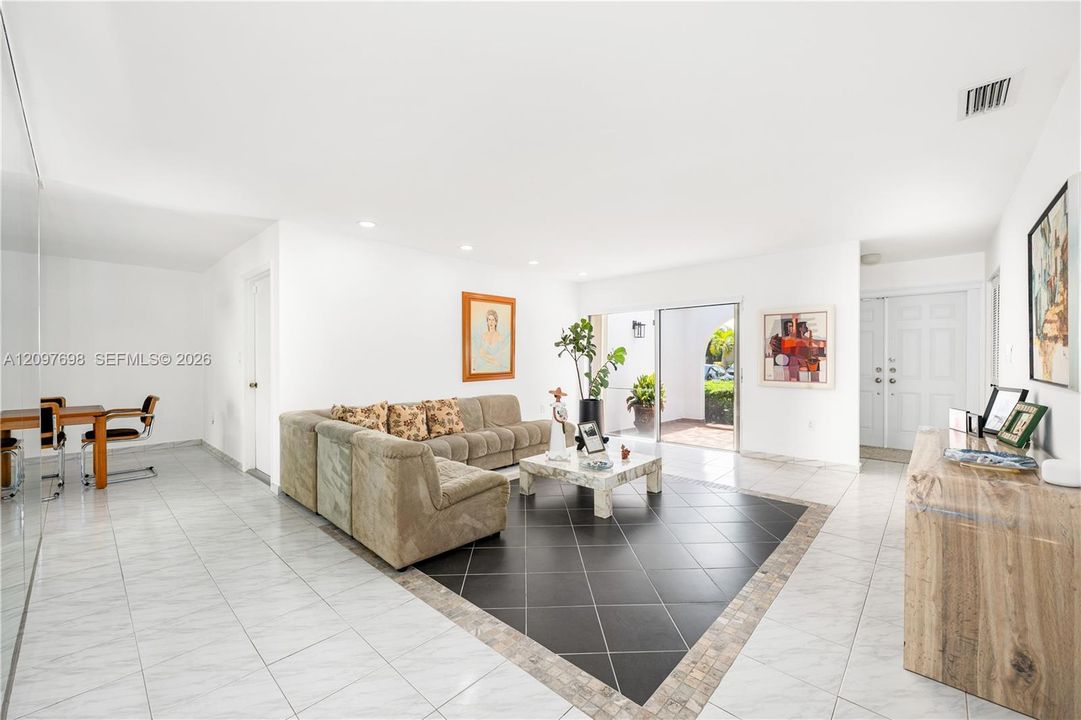 En Renta: $4,200 (3 camas, 2 baños, 2007 Pies cuadrados)