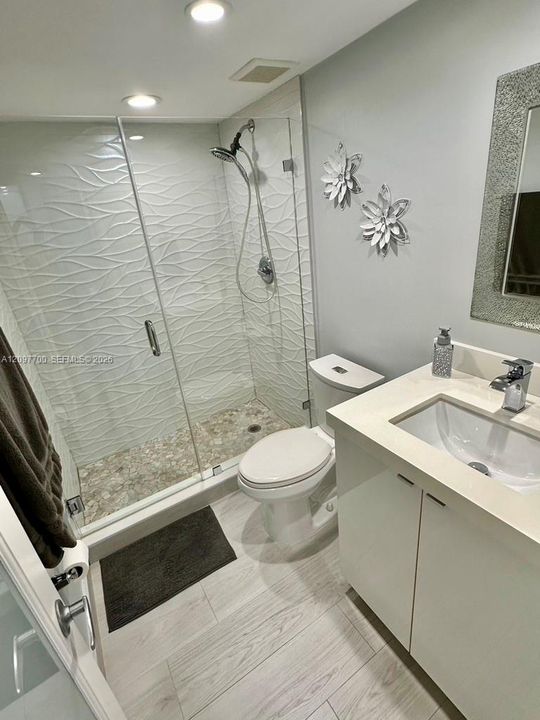 For Rent: $3,200 (2 beds, 2 baths, 990 Square Feet)