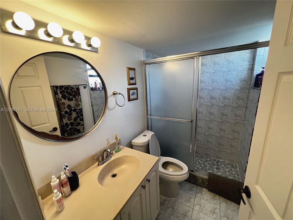 For Sale: $600,000 (2 beds, 2 baths, 1296 Square Feet)