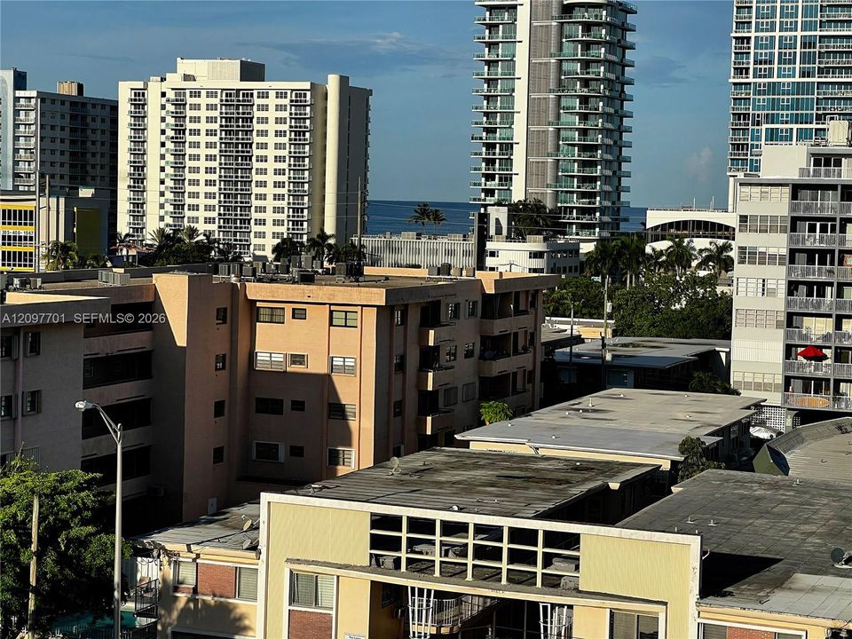 For Sale: $600,000 (2 beds, 2 baths, 1296 Square Feet)