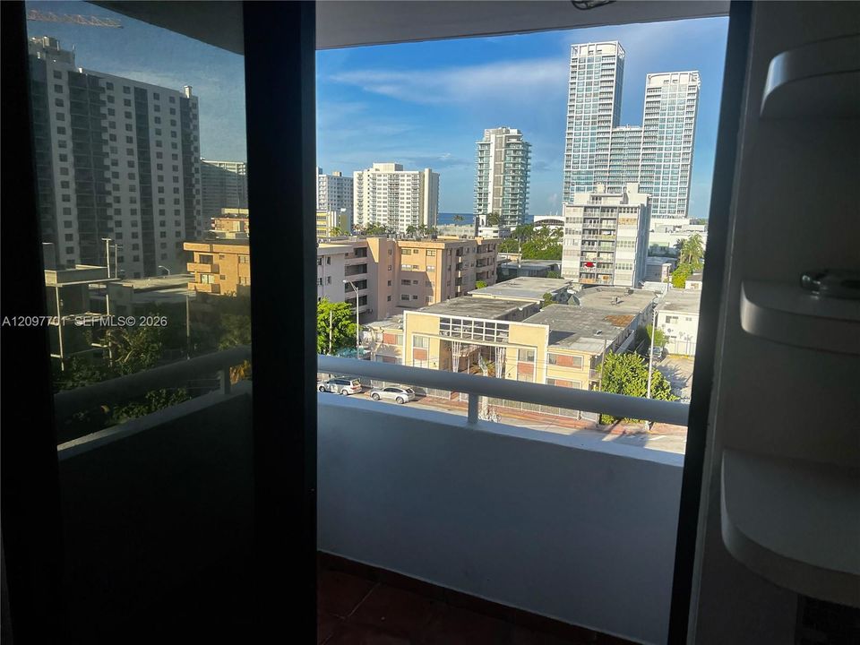 For Sale: $600,000 (2 beds, 2 baths, 1296 Square Feet)