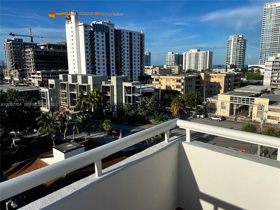 For Sale: $600,000 (2 beds, 2 baths, 1296 Square Feet)