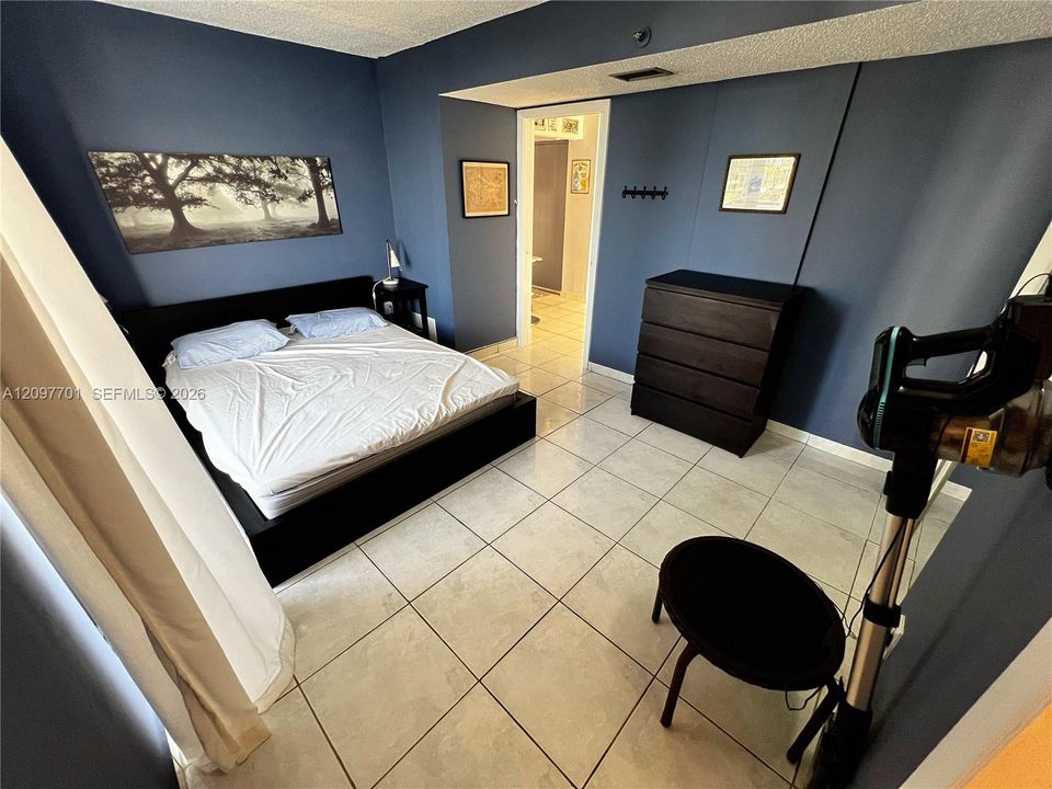 For Sale: $600,000 (2 beds, 2 baths, 1296 Square Feet)