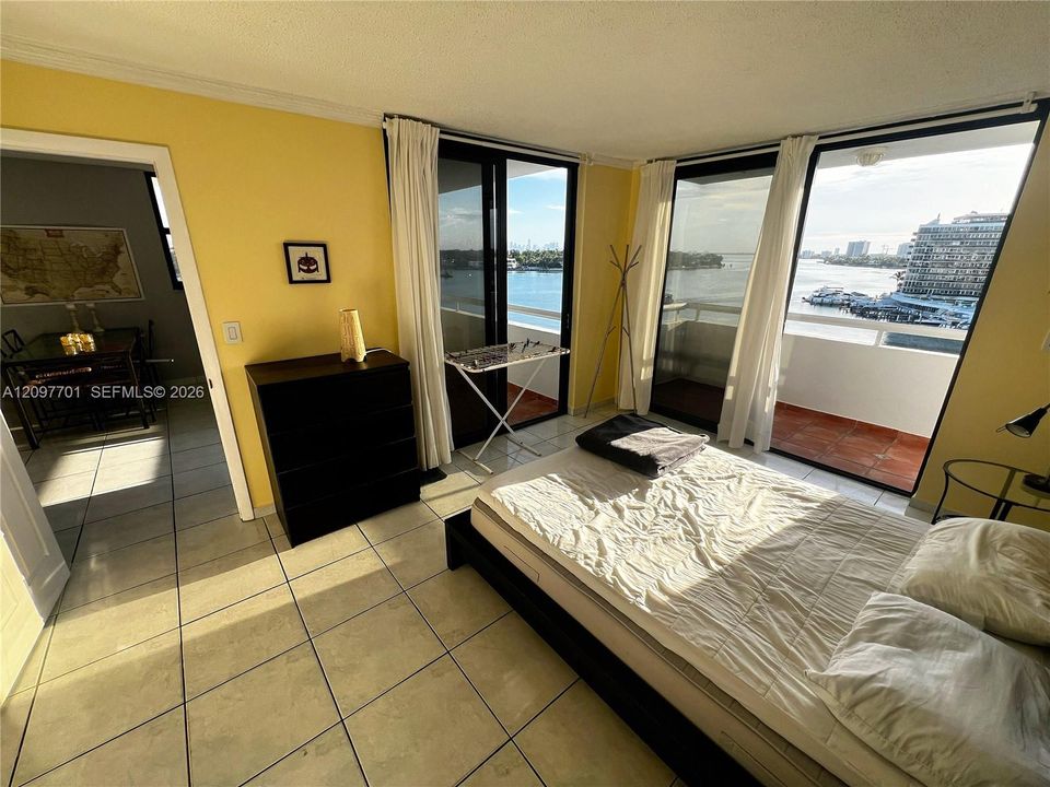 For Sale: $600,000 (2 beds, 2 baths, 1296 Square Feet)