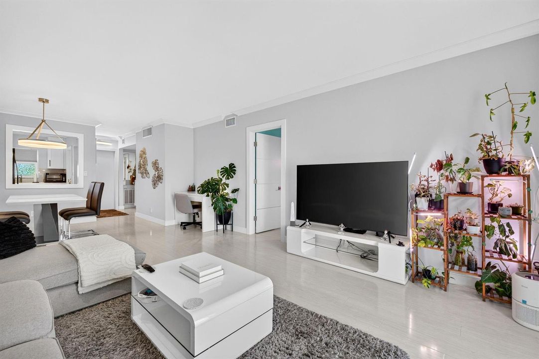 7 Living Dining
