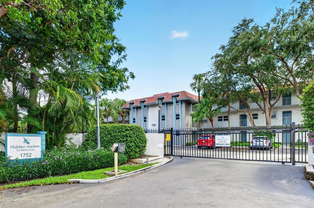 49 Gated Complex Entry