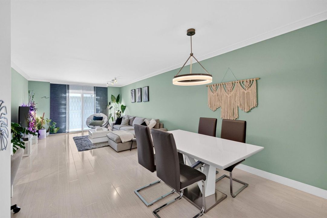 8 Dining Living