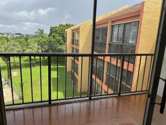 For Rent: $1,975 (1 beds, 1 baths, 667 Square Feet)
