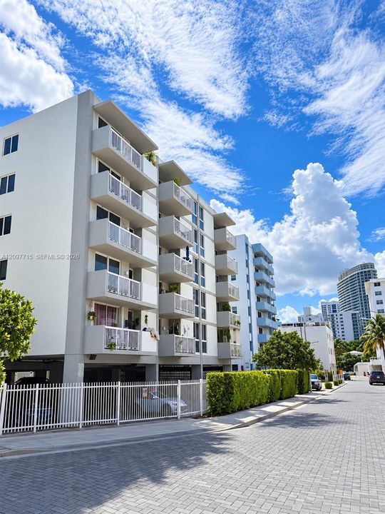 The street has been virtually completed to reflect the propsed design improvements from City of Miami Beach.  The new sewers have been installed and the street is currently under construction.
