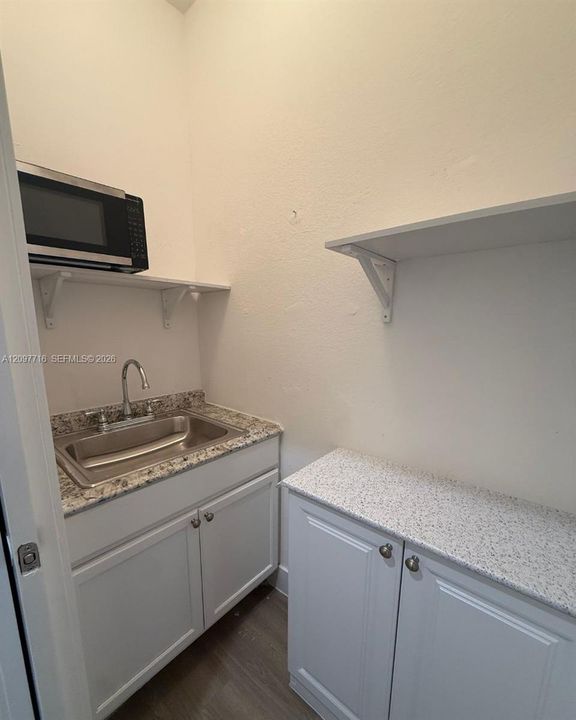 En Renta: $1,200 (1 camas, 1 baños, 300 Pies cuadrados)
