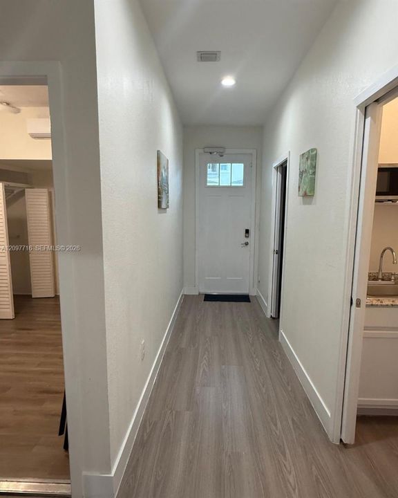 En Renta: $1,200 (1 camas, 1 baños, 300 Pies cuadrados)