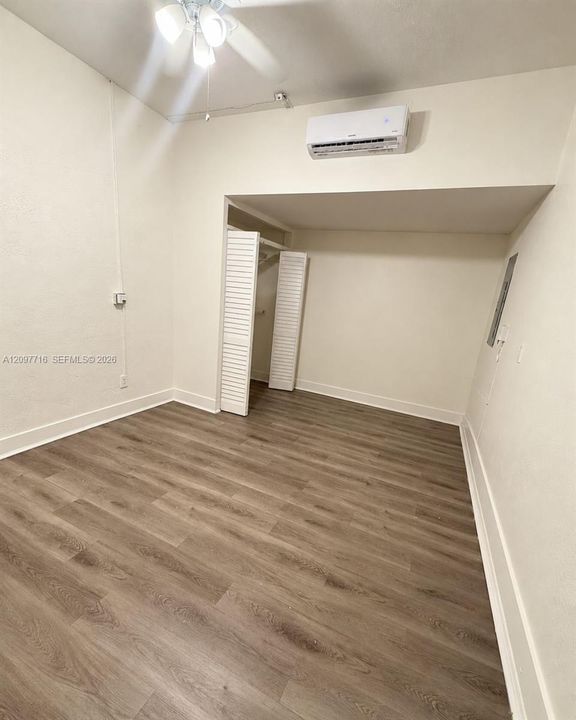 En Renta: $1,200 (1 camas, 1 baños, 300 Pies cuadrados)