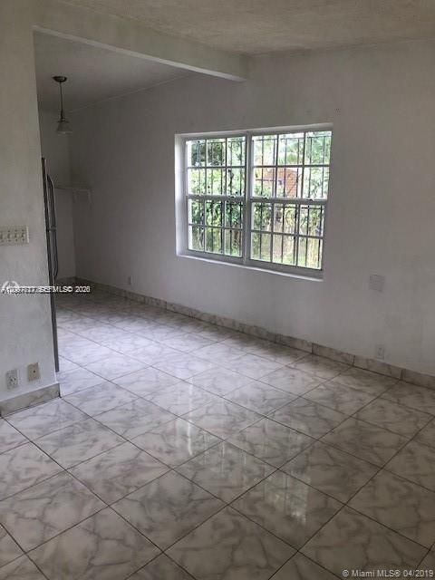 For Rent: $2,200 (2 beds, 1 baths, 664 Square Feet)