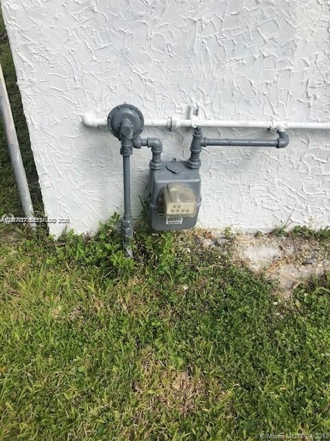 For Rent: $2,200 (2 beds, 1 baths, 664 Square Feet)