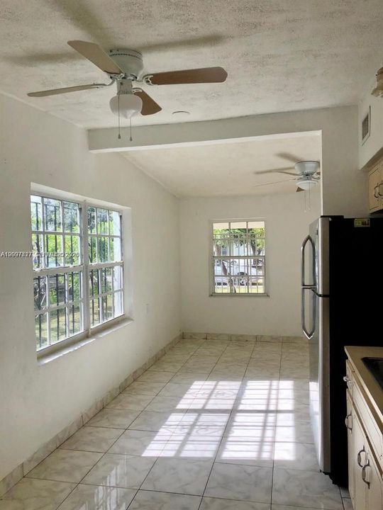 For Rent: $2,200 (2 beds, 1 baths, 664 Square Feet)