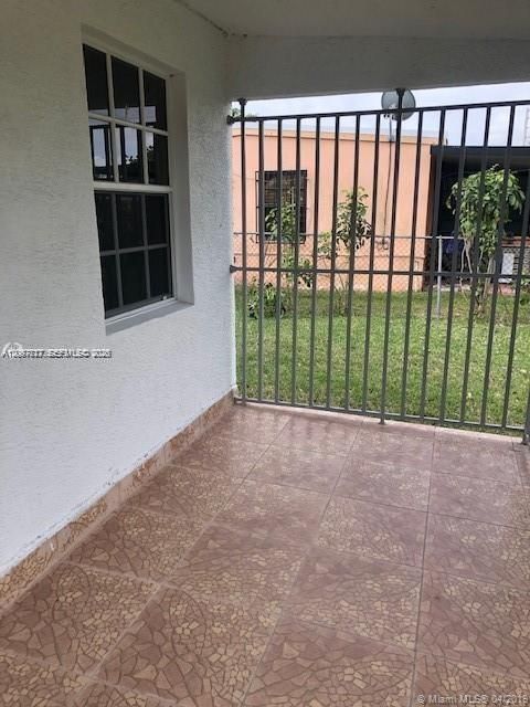 For Rent: $2,200 (2 beds, 1 baths, 664 Square Feet)