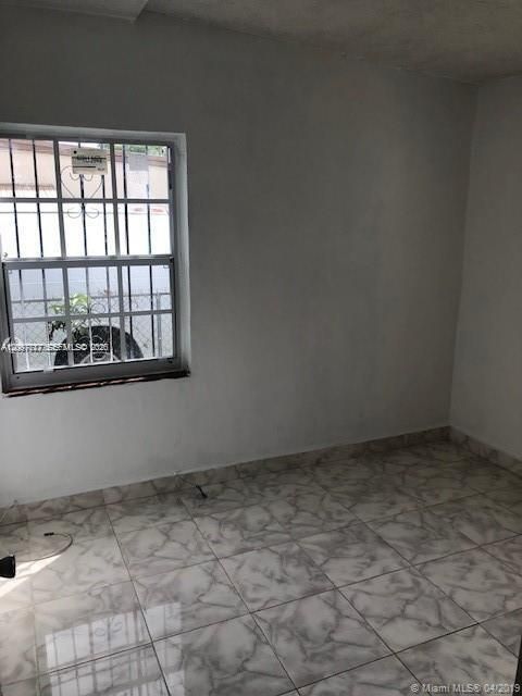 For Rent: $2,200 (2 beds, 1 baths, 664 Square Feet)