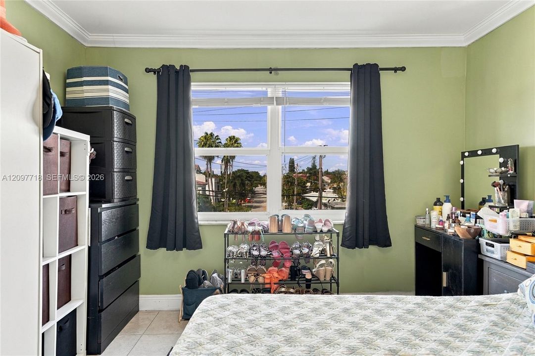 For Rent: $1,600 (1 beds, 1 baths, 690 Square Feet)