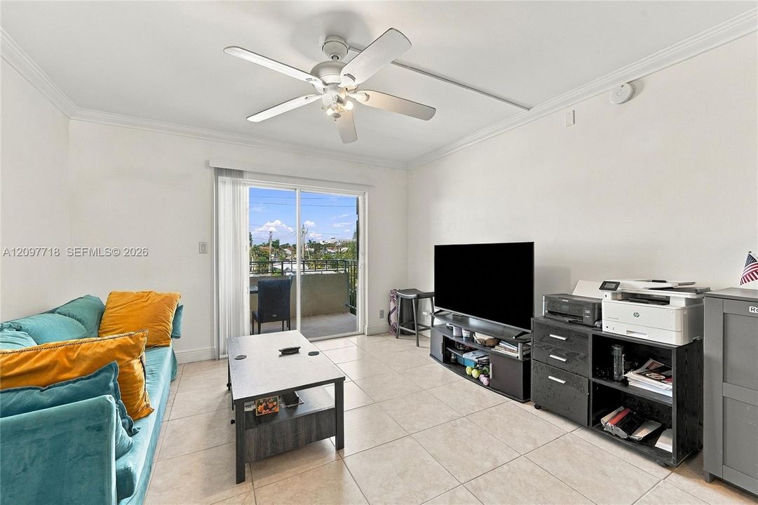 For Rent: $1,600 (1 beds, 1 baths, 690 Square Feet)