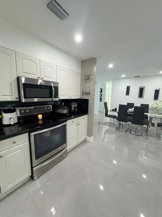 For Sale: $850,000 (4 beds, 3 baths, 1436 Square Feet)