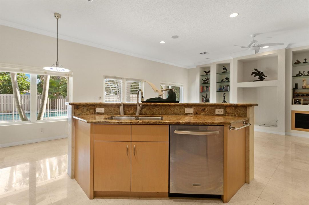 11_hd-4517 ne 21st ave apt 4 -11