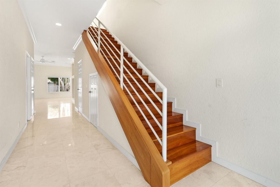 6_hd-4517 ne 21st ave apt 4 -6