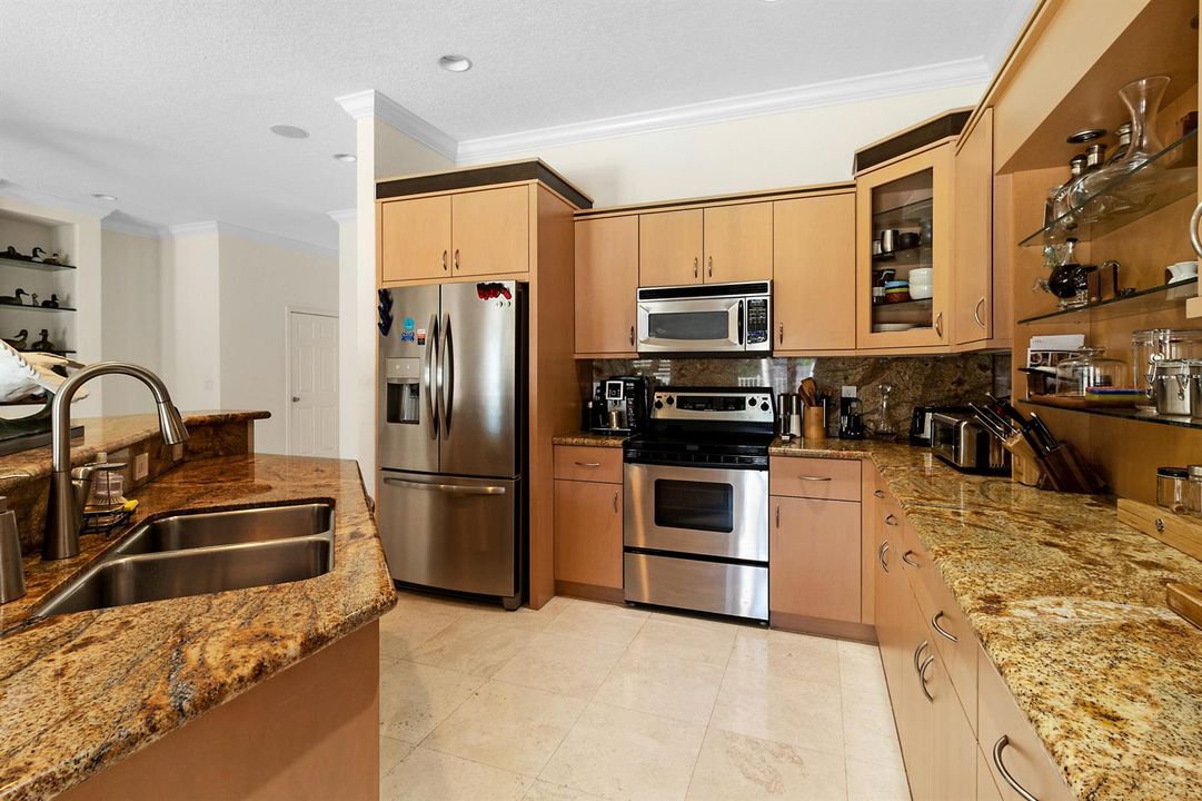 9_hd-4517 ne 21st ave apt 4 -9