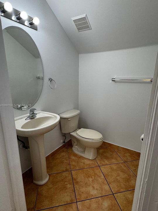 For Rent: $3,200 (3 beds, 2 baths, 1735 Square Feet)
