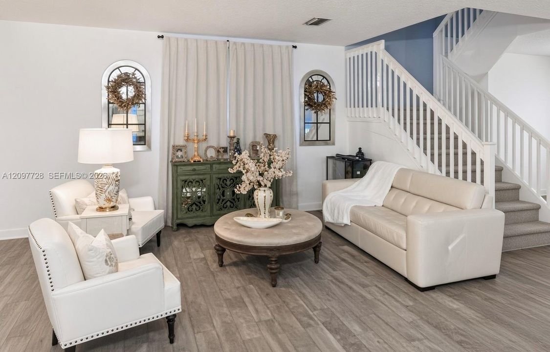 For Sale: $535,000 (4 beds, 2 baths, 2077 Square Feet)