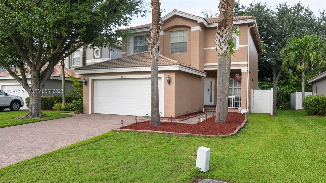 For Sale: $535,000 (4 beds, 2 baths, 2077 Square Feet)