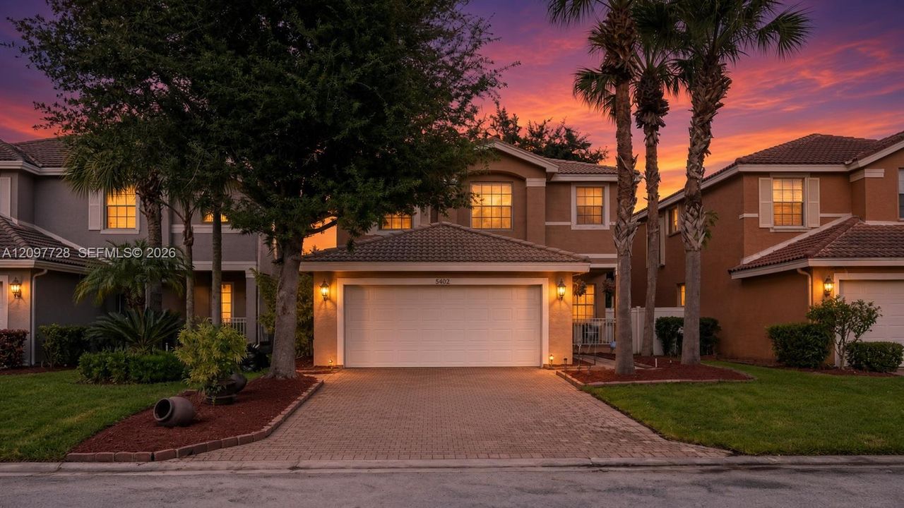 For Sale: $535,000 (4 beds, 2 baths, 2077 Square Feet)