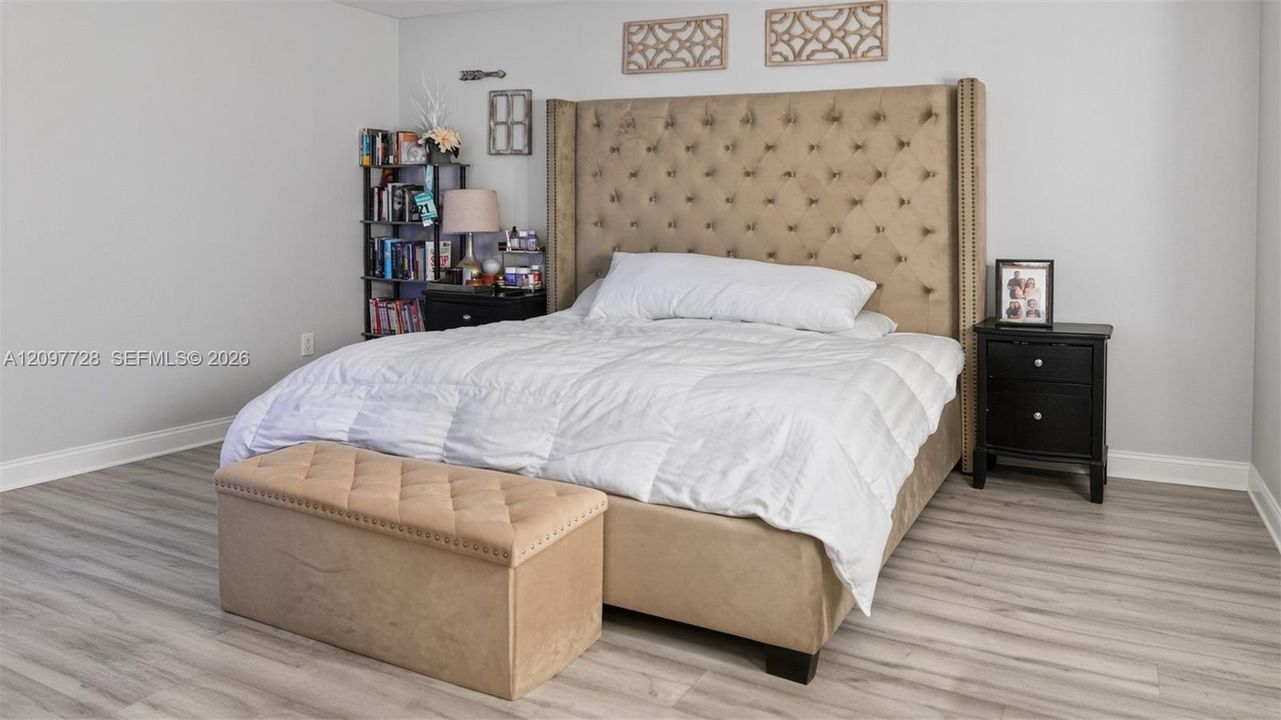 For Sale: $535,000 (4 beds, 2 baths, 2077 Square Feet)