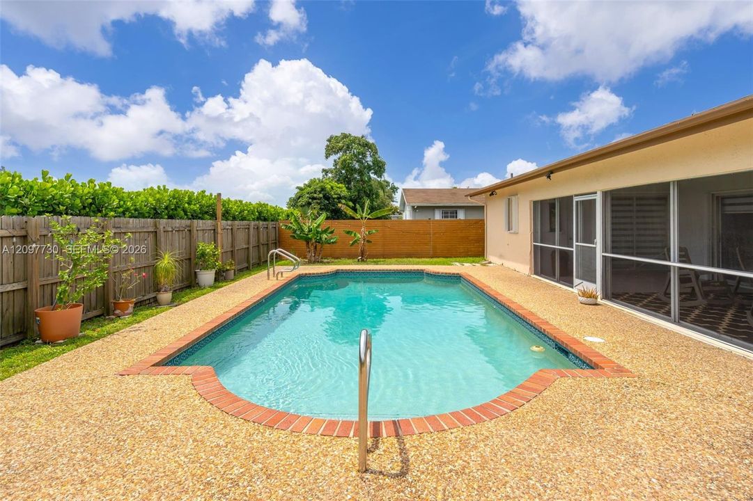 For Rent: $4,200 (3 beds, 2 baths, 1655 Square Feet)