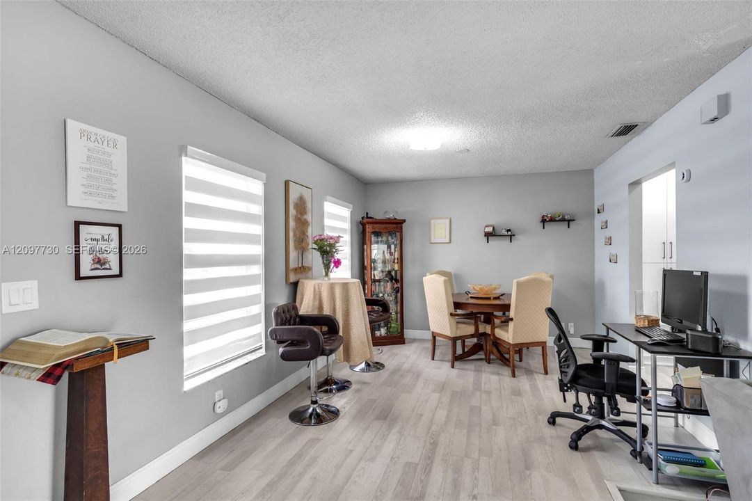 For Rent: $4,200 (3 beds, 2 baths, 1655 Square Feet)