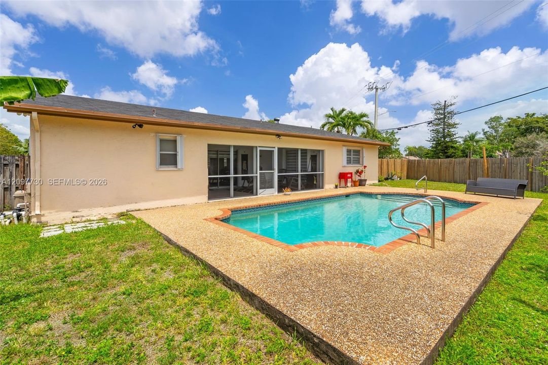 For Rent: $4,200 (3 beds, 2 baths, 1655 Square Feet)