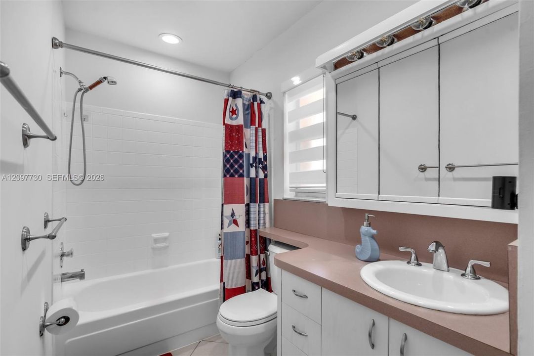 For Rent: $4,200 (3 beds, 2 baths, 1655 Square Feet)