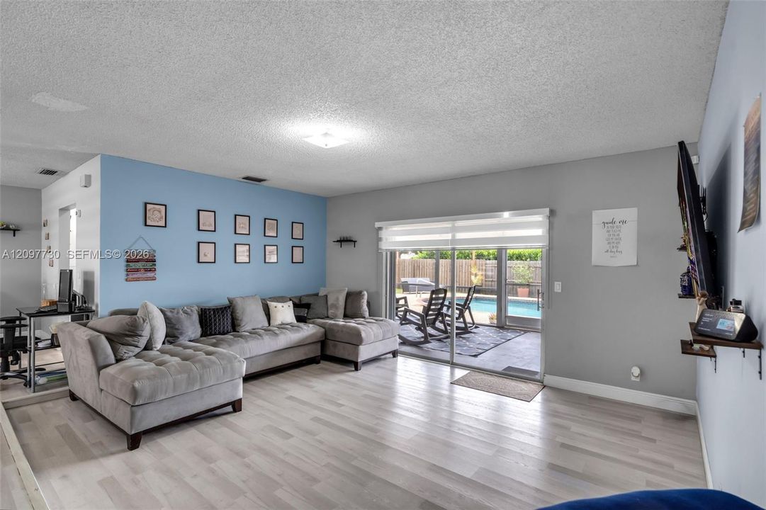 For Rent: $4,200 (3 beds, 2 baths, 1655 Square Feet)