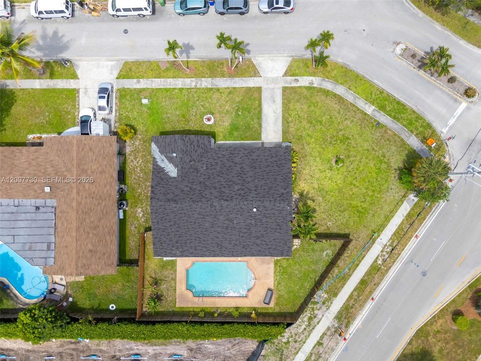 For Rent: $4,200 (3 beds, 2 baths, 1655 Square Feet)