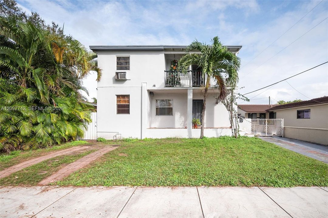 For Rent: $2,650 (2 beds, 2 baths, 1250 Square Feet)