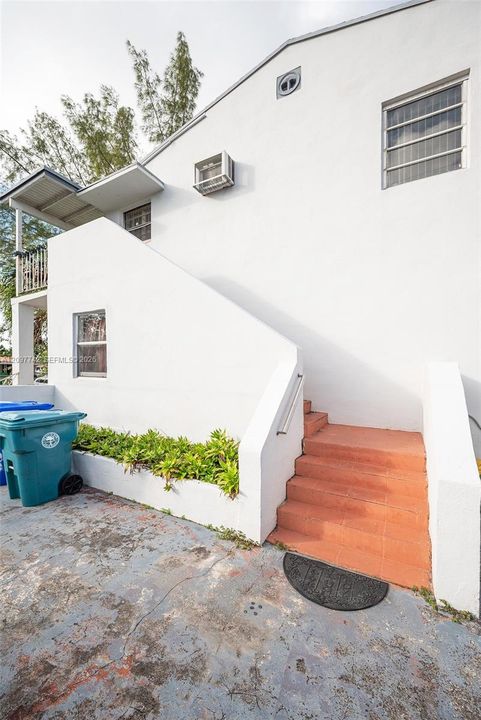 For Rent: $2,650 (2 beds, 2 baths, 1250 Square Feet)