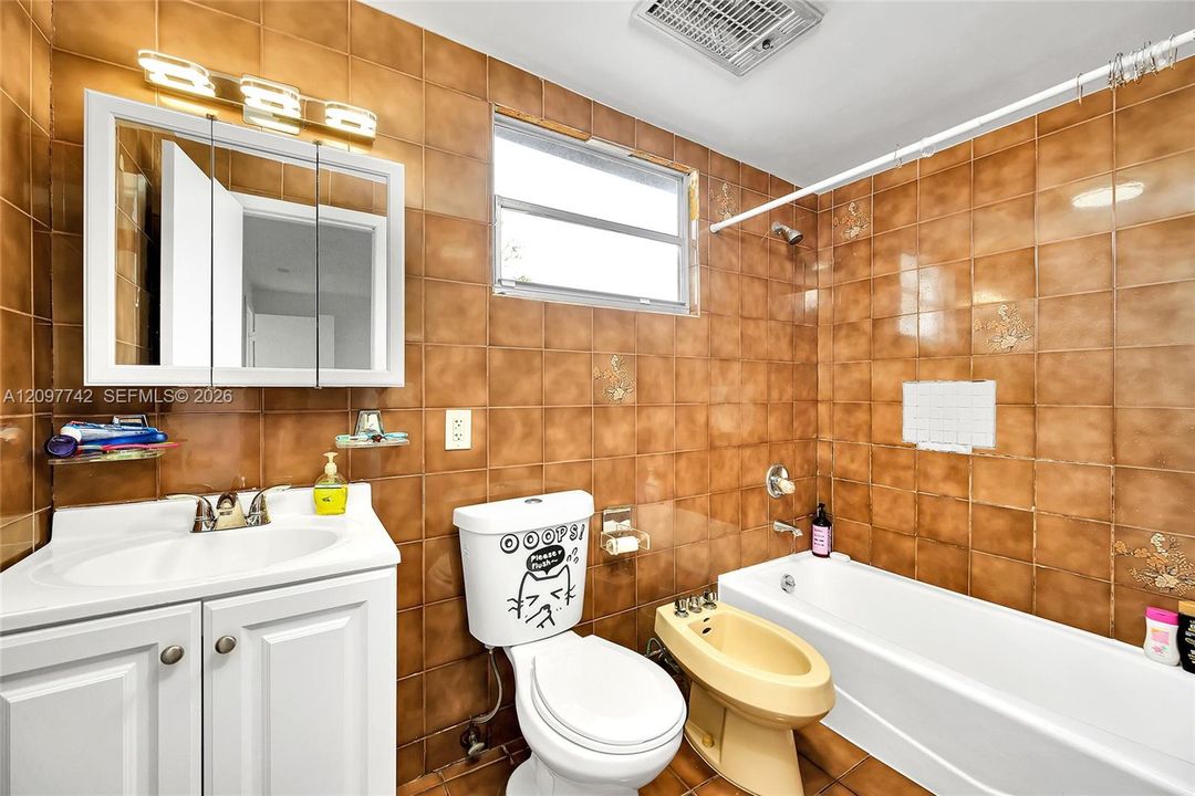 For Rent: $2,650 (2 beds, 2 baths, 1250 Square Feet)