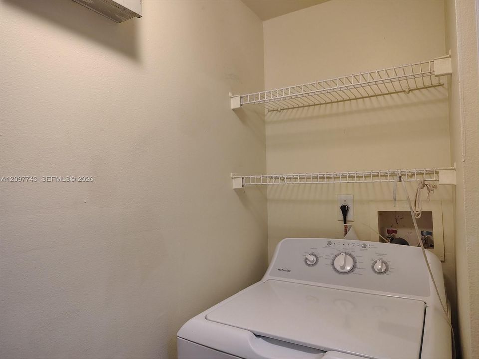 For Rent: $2,300 (2 beds, 2 baths, 1065 Square Feet)