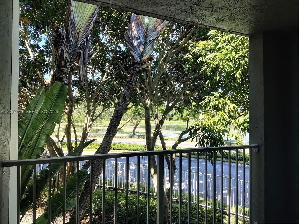 For Rent: $2,300 (2 beds, 2 baths, 1065 Square Feet)