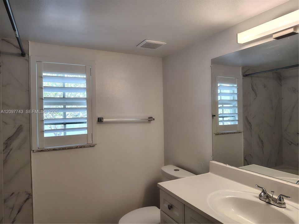 For Rent: $2,300 (2 beds, 2 baths, 1065 Square Feet)