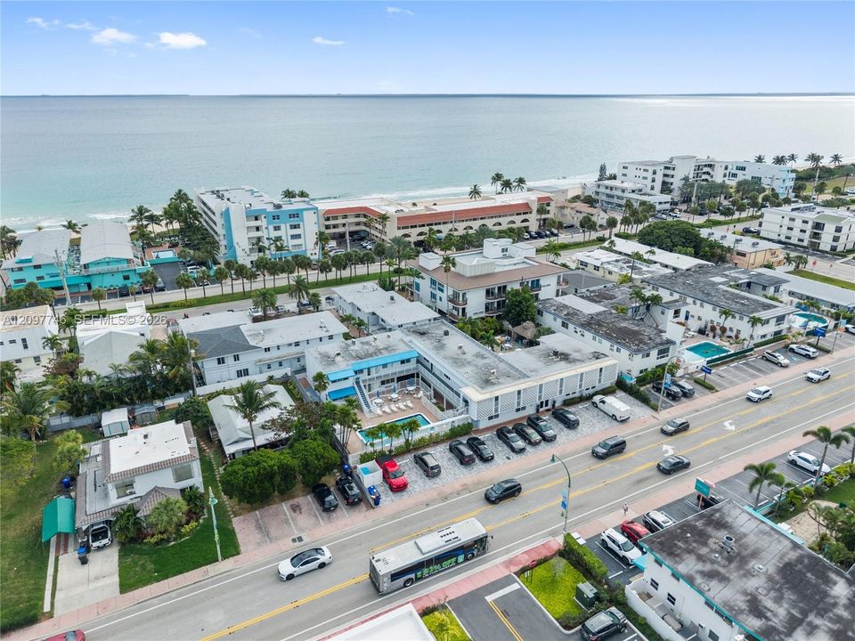 For Rent: $2,100 (0 beds, 1 baths, 348 Square Feet)