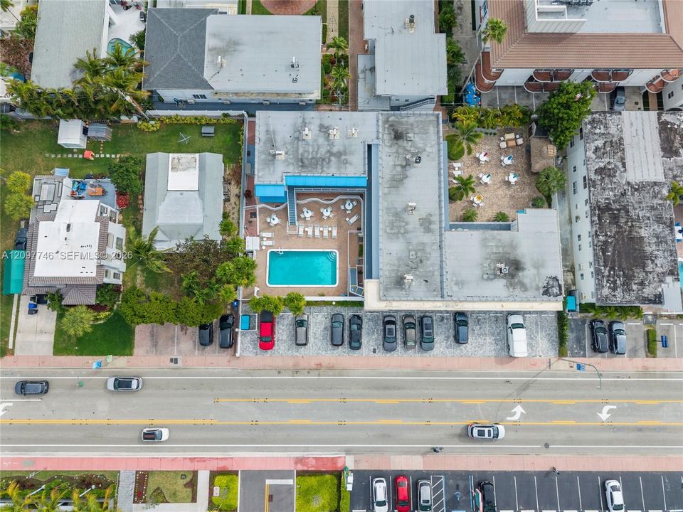 For Rent: $2,100 (0 beds, 1 baths, 348 Square Feet)