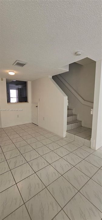 For Rent: $2,600 (2 beds, 2 baths, 1130 Square Feet)