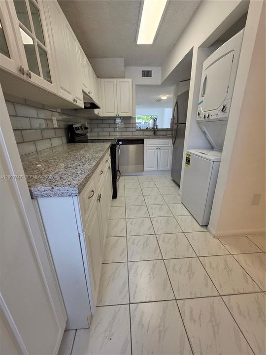 For Rent: $2,600 (2 beds, 2 baths, 1130 Square Feet)